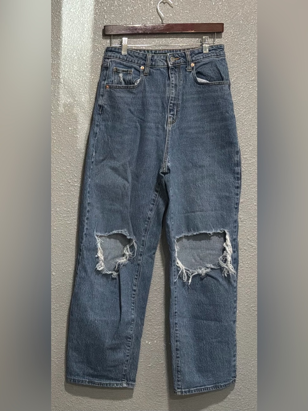 Vintage-Style Distressed High-Rise Women’s Jeans - Blue
